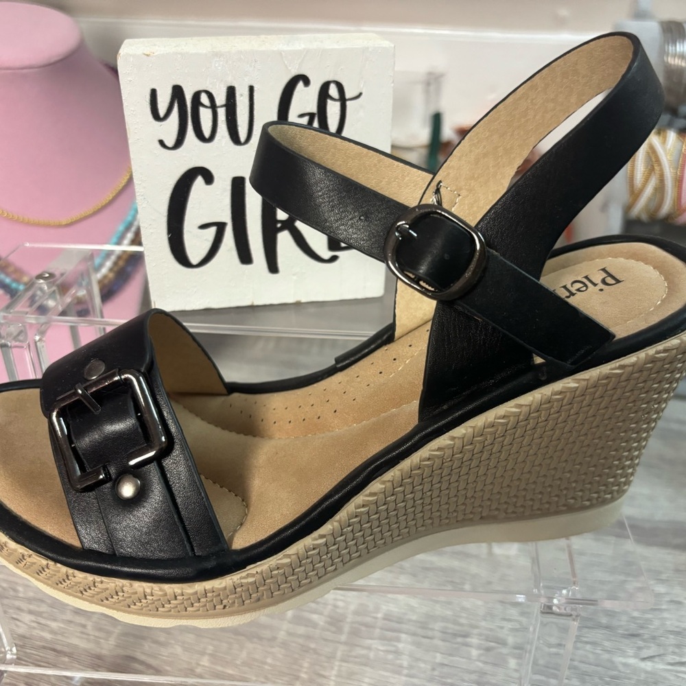 Women’s black Pierre Dumas dress heels , multiple sizes.